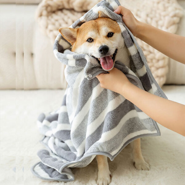 Toalha de Banho Confortavel - Dog Coral Fleece Towel Super Absorbent Pet Bath Towel Microfiber Dog Drying Towel - Image 4